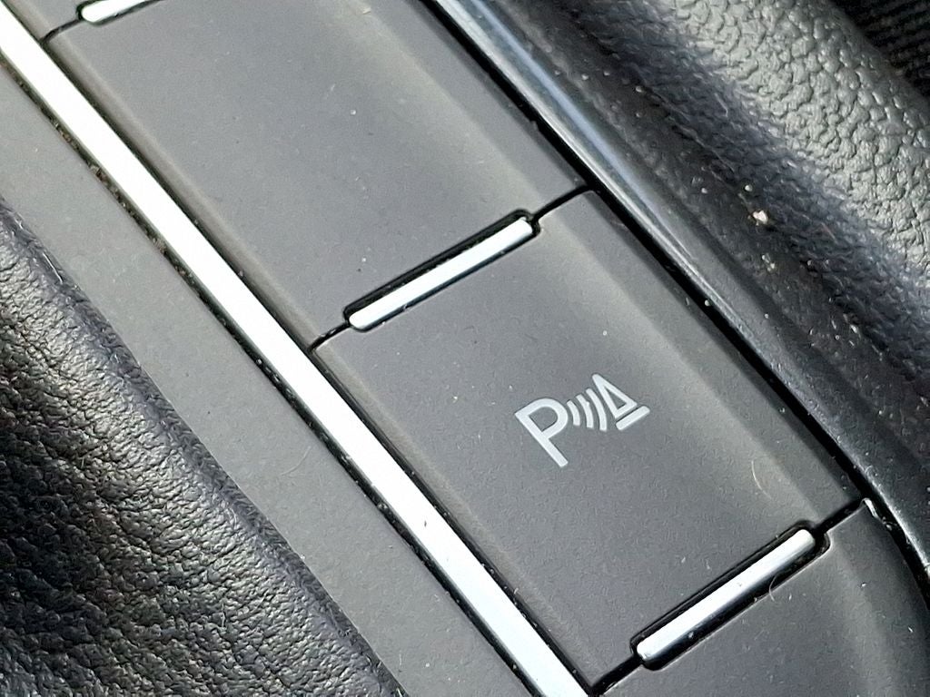 2021 Volkswagen Tiguan 2.0T SE R-Line Black
