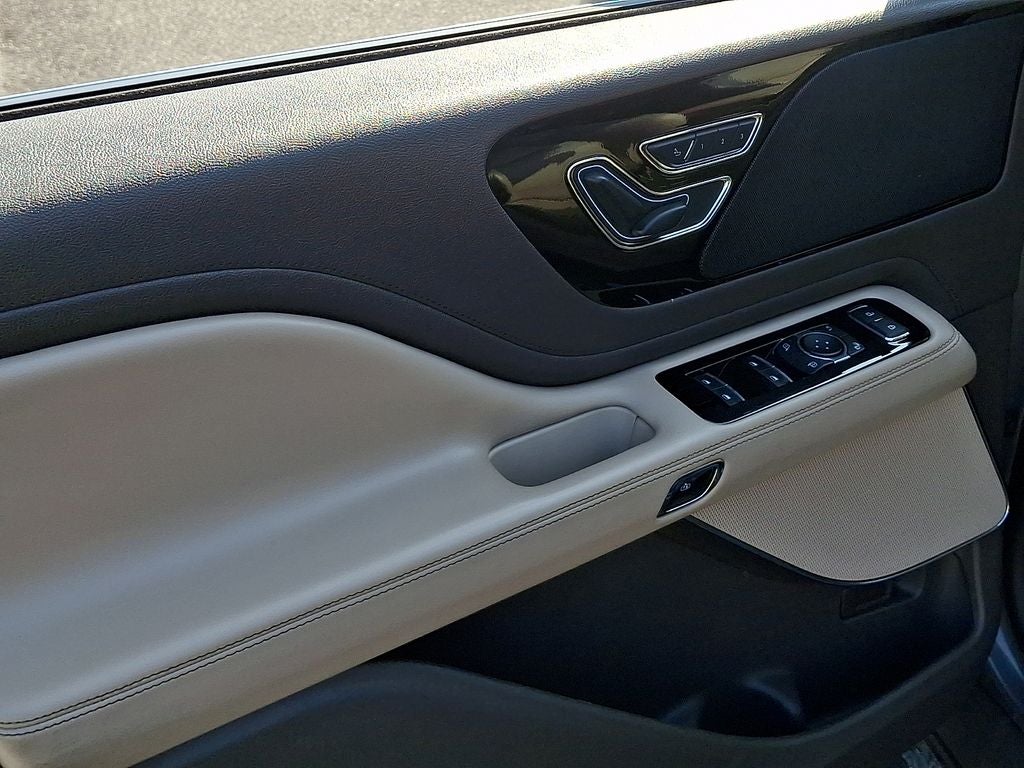2022 Lincoln Aviator Standard