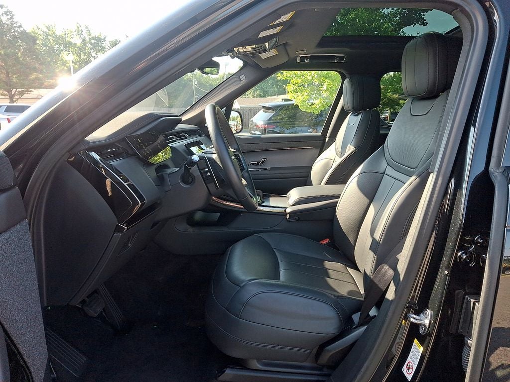 2025 Land Rover Range Rover Sport SE