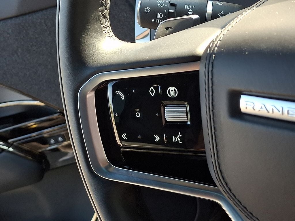 2025 Land Rover Range Rover Sport SE