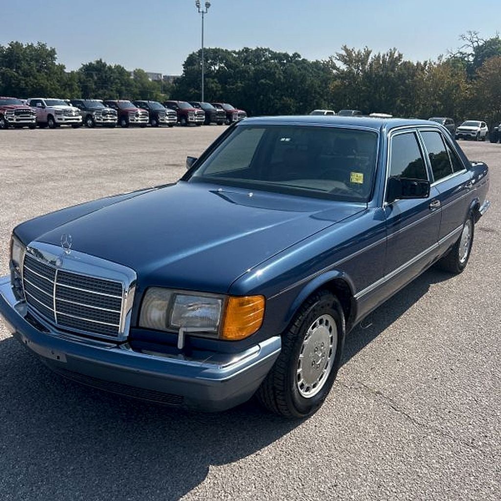 1990 Mercedes-Benz 300-Class 300 SE