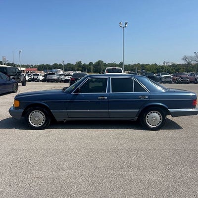 1990 Mercedes-Benz 300-Class 300 SE