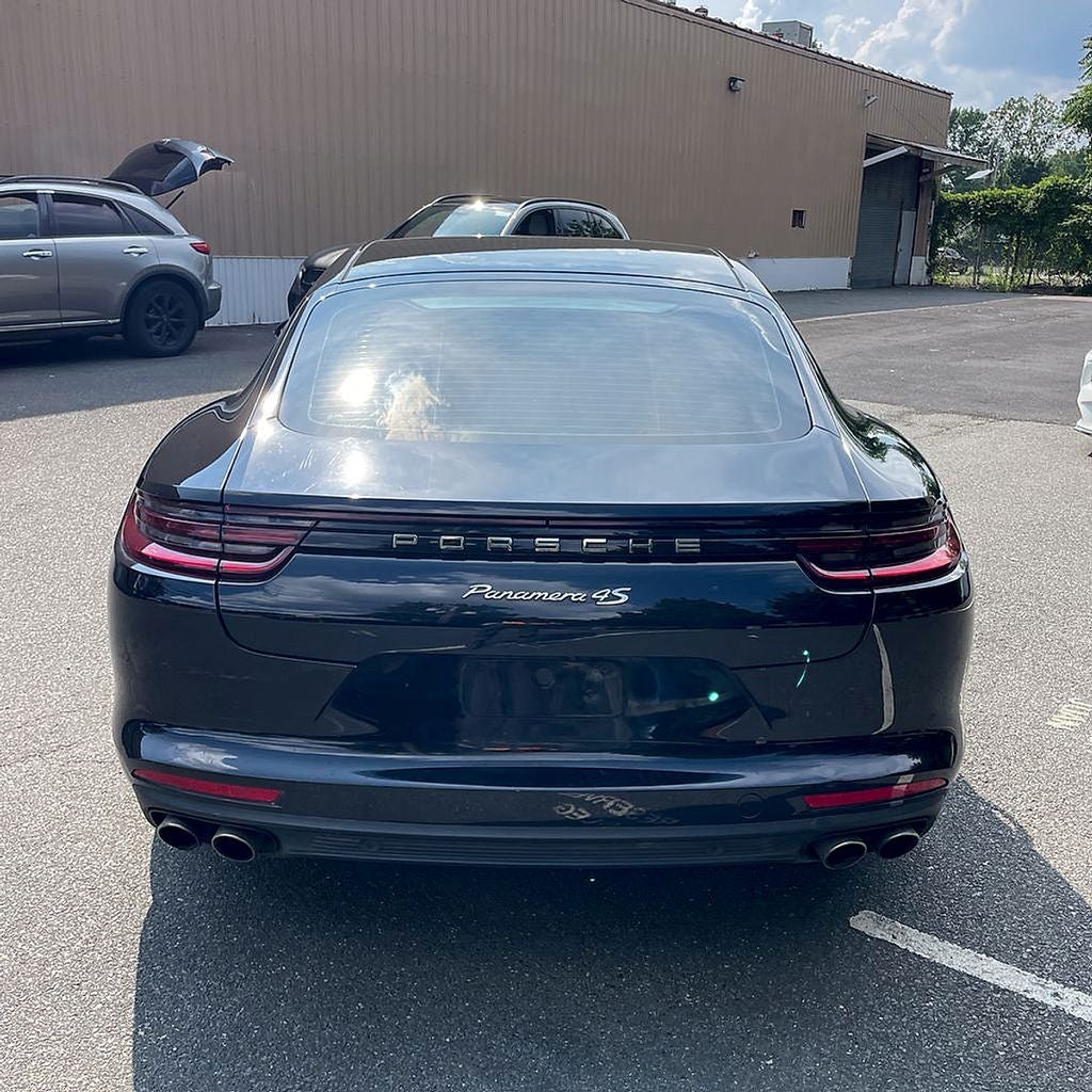 2017 Porsche Panamera 4S